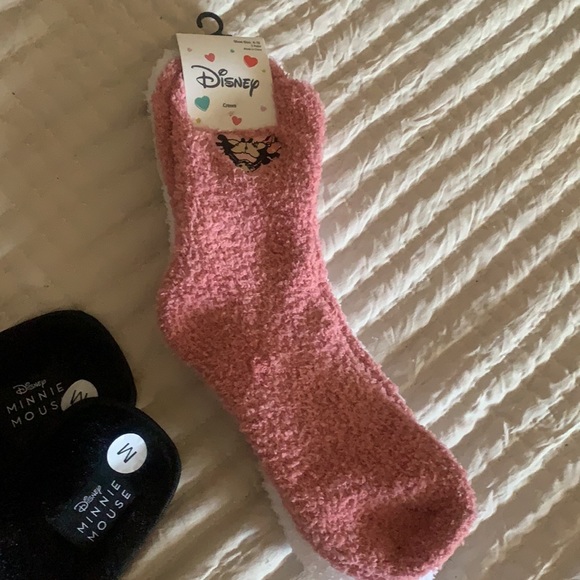 Brand new Disney socks & slippers size Medium - Picture 3 of 9